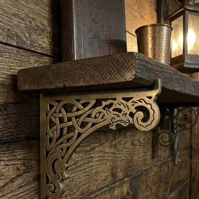 Tay Đỡ Kệ Viking Celtic — Rồng Norse & Họa Tiết Knotwork