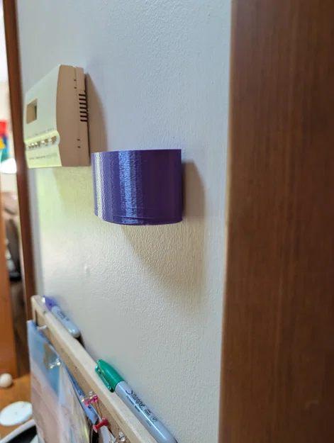 Dock Điện Thoại Gắn Tường (Wall-Mount Cell Phone Dock) - Image 1