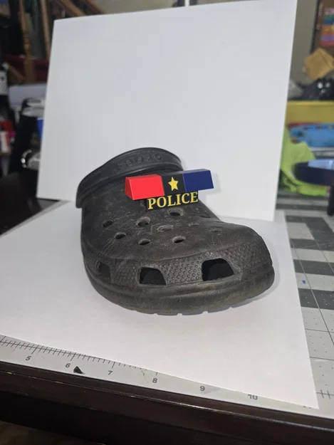 Thanh đèn cảnh sát gắn Crocs (clogs) bản cải tiến - Image 2