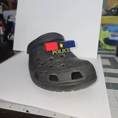 Thanh đèn cảnh sát gắn Crocs (clogs) bản cải tiến