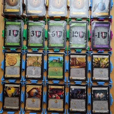 Giá đỡ bài Dominion khóa giữa cho bài bọc sleeve