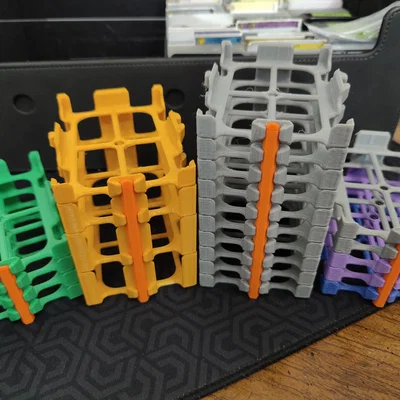 Spine giữ Dominion Holder (dùng với Center-Locking Card Holders)