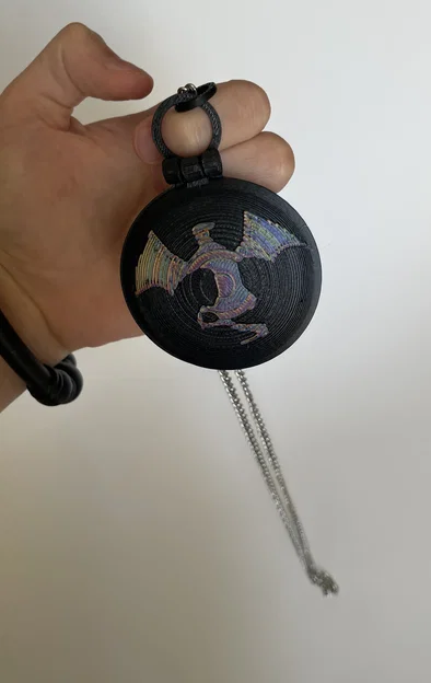 Bùa hộ mệnh của Peril (Peril's Amulet) - Wings of Fire - Image 2