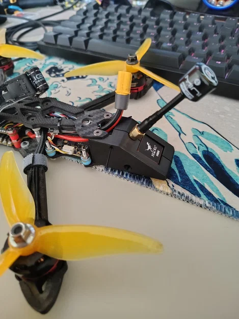 GEPRC Mark4 5-inch: gá M100 GPS + VTX SMA pigtail + anten ELRS - Image 1