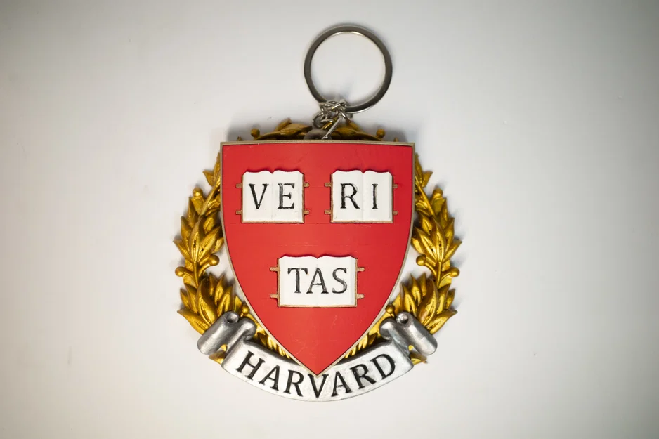 Huy hiệu, Phù hiệu, Biểu trưng trường Harvard, Mặt dây chuyền, Nam châm tủ lạnh - Image 1