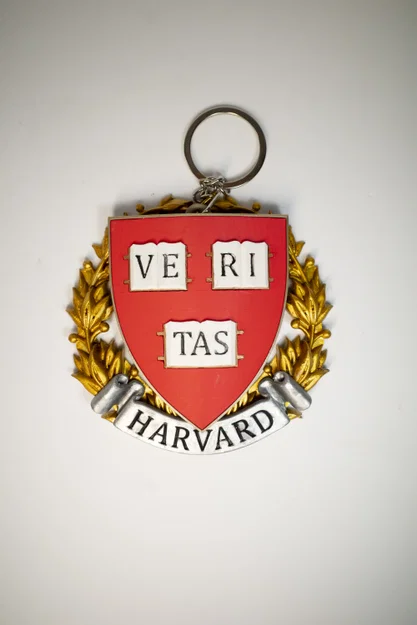Huy hiệu, Phù hiệu, Biểu trưng trường Harvard, Mặt dây chuyền, Nam châm tủ lạnh - Image 3