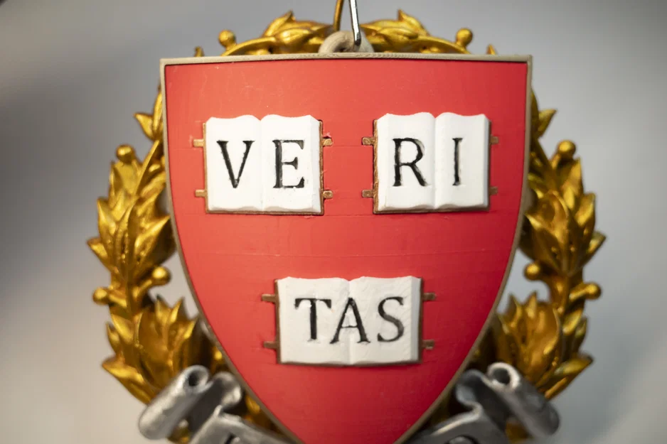 Huy hiệu, Phù hiệu, Biểu trưng trường Harvard, Mặt dây chuyền, Nam châm tủ lạnh - Image 6