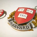 Huy hiệu, Phù hiệu, Biểu trưng trường Harvard, Mặt dây chuyền, Nam châm tủ lạnh - Thumbnail 14