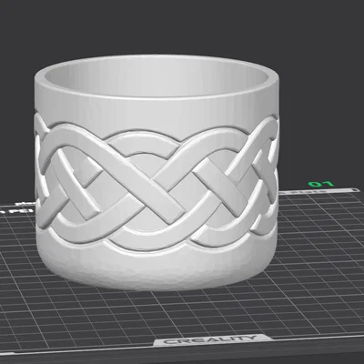 Bình hoa Celtic Knot