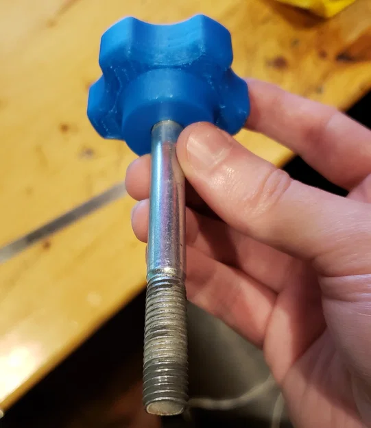 Thiết kế núm vặn ốc vít (Parametric Bolt Knob) in 3D cực tiện lợi - Image 1