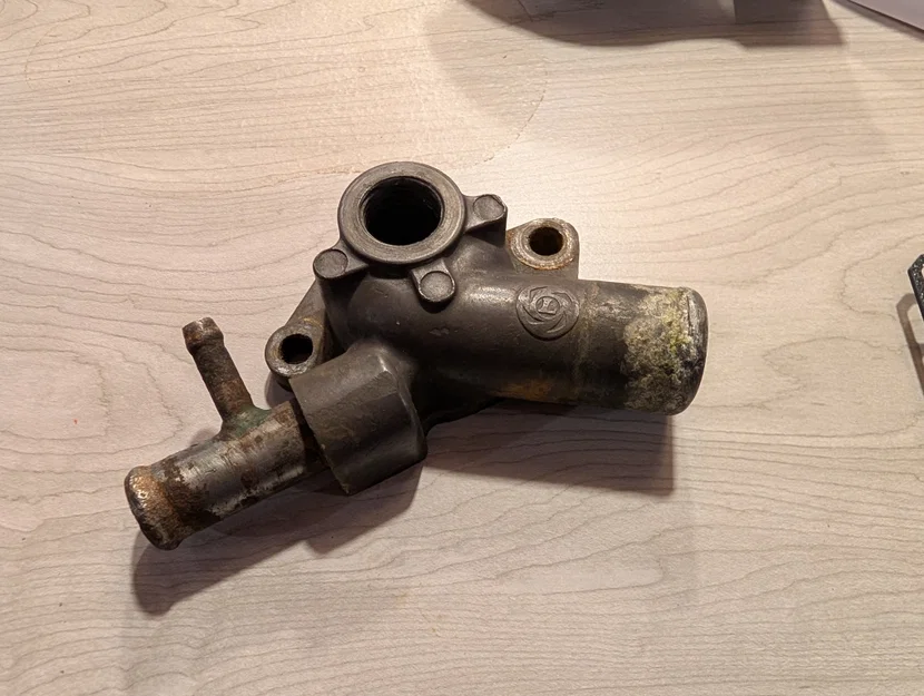MG Midget 1500 - Bộ Vỏ Chứa Bộ Điều Nhiệt (Thermostat Housing) - Image 2