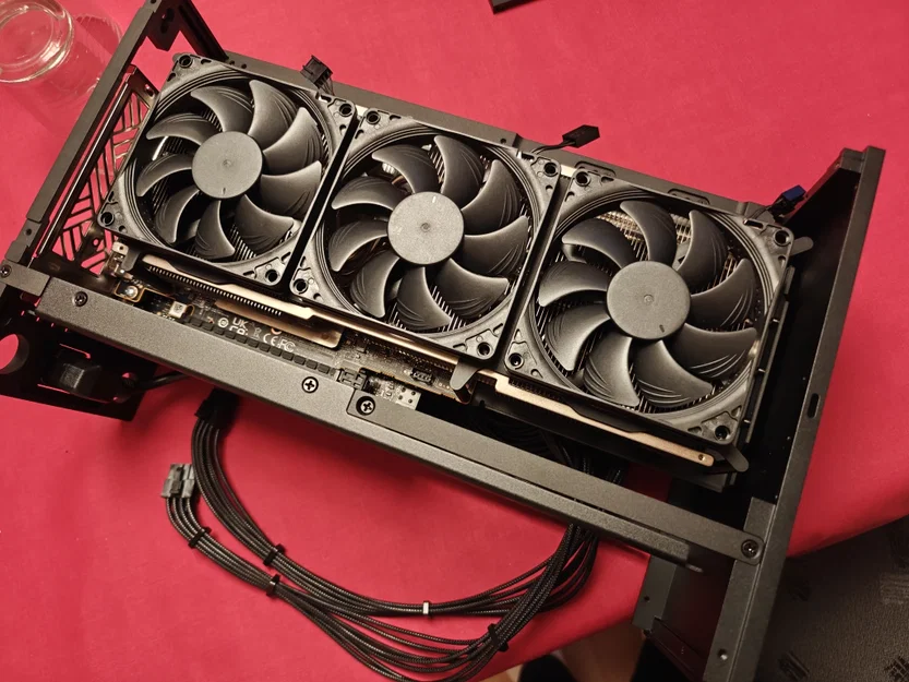 Ngàm gắn quạt 90mm cho Sapphire Pulse 7900 XT - Image 1