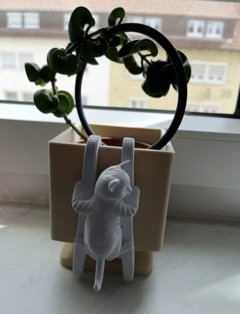 Móc Treo Mèo Con Leo Trèo Dễ Thương - Image 4