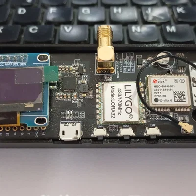 Vỏ bảo vệ cho Lilygo T-Beam có khe gắn ăng-ten GPS lớn (APRS, Lora hoặc Meshtastic)