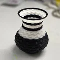 Bình hoa mini Monochrome Ripple – Đồ trang trí kết cấu hai màu - Thumbnail 1