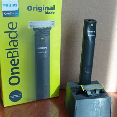 Đế giữ máy cạo râu Philips OneBlade tiện lợi, gọn gàng