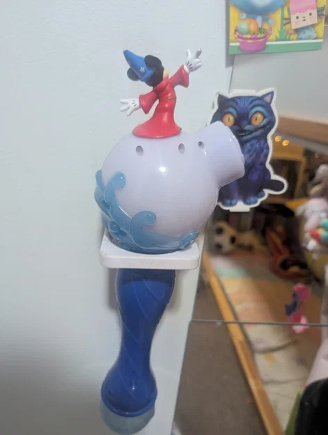 Giá treo tường 3D tiện lợi cho gậy tạo bong bóng Disney - Image 1
