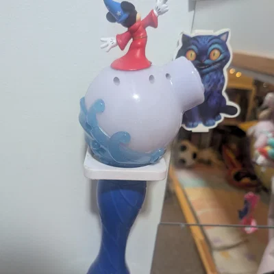 Giá treo tường 3D tiện lợi cho gậy tạo bong bóng Disney