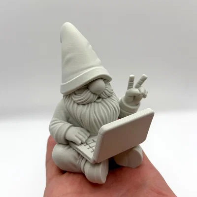 Mô hình Gnome dùng Laptop trang trí