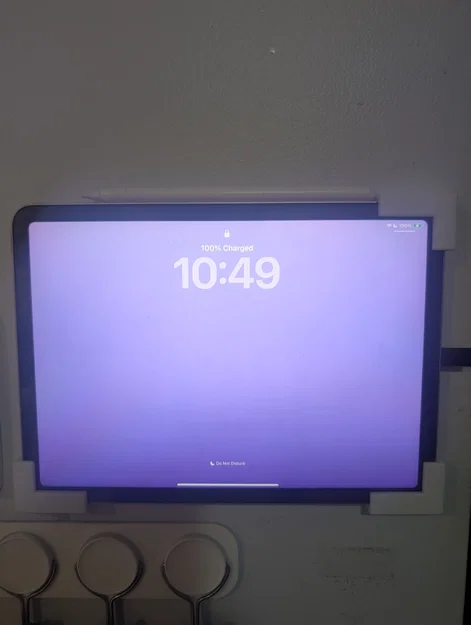 Giá treo tường cho iPad Air Gen 5 - Image 1