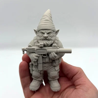 Chú lùn giữ vườn Tactical Uzi