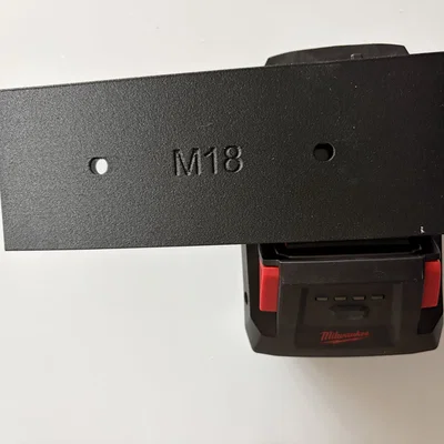 Giá treo pin Milwaukee M18 (bộ đôi)