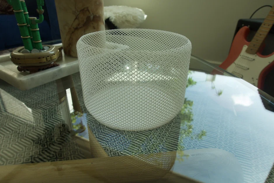 Thùng rác thiết kế dạng lưới (Mesh Styled Trashcan) - Image 3