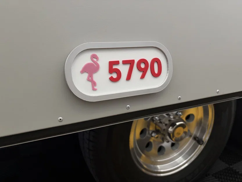 Biển số tùy chỉnh BRN cho xe Airstream (Customizable Badge) - Image 1