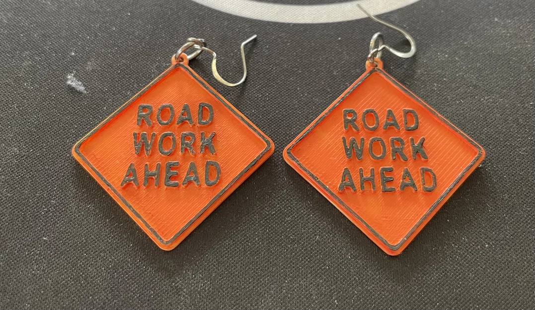 Hoa tai 3D độc lạ hình biển báo Road Work Ahead - Image 1