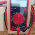 Giá treo đồng hồ vạn năng SZ308 kèm kẹp ổ cắm tiện dụng - Thumbnail 1