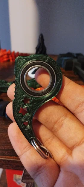 Móc khóa Keyrambit Star xoay 3D tiện lợi cho chìa khóa - Image 2