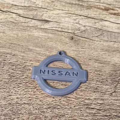 Móc khóa logo Nissan