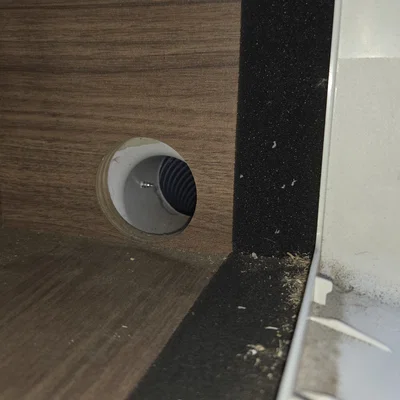 Nắp lưới chắn chuột cho lỗ thông hơi tủ lạnh xe caravan Knaus