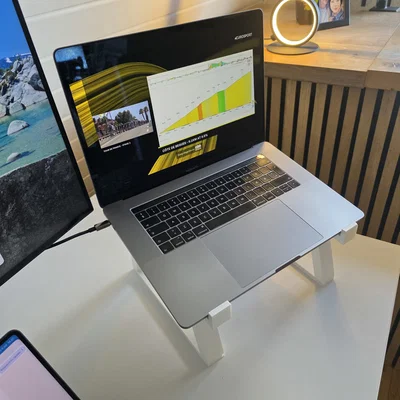 Giá đỡ laptop chữ A — căn chỉnh laptop ngang tầm màn hình