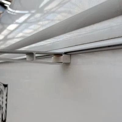 Miếng đệm và giá treo dây phơi cho đường ray Kederleiste