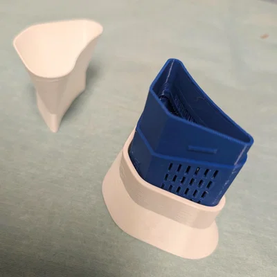 Dụng cụ hỗ trợ đổ hạt hút ẩm cho Prusa USS Drybox