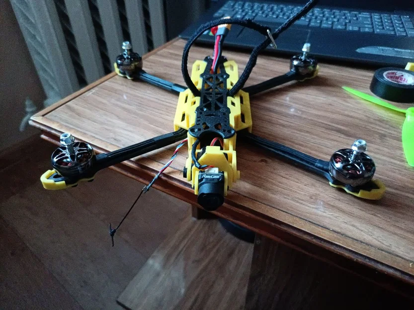 Ốp bảo vệ hông cho khung FPV Drone GEPRC Mark4 7 inch - Image 1