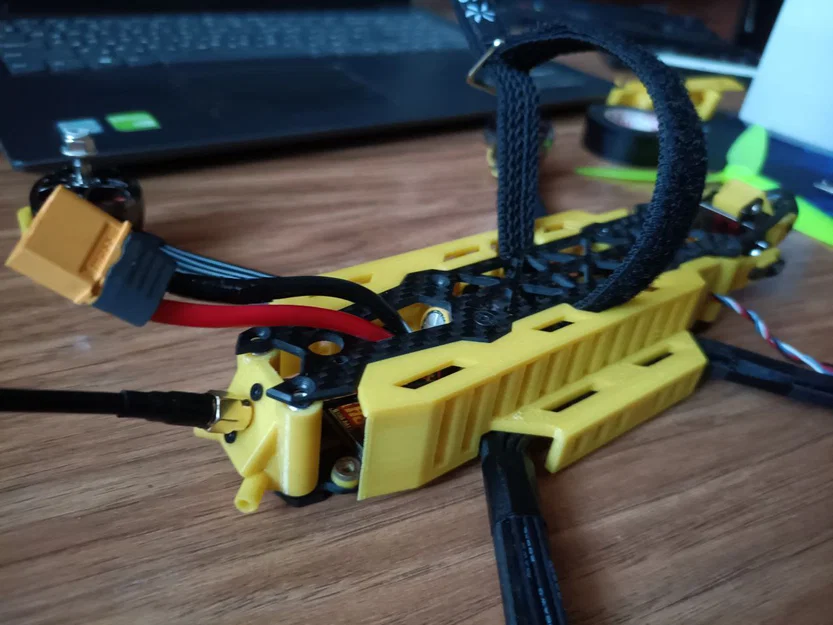 Ốp bảo vệ hông cho khung FPV Drone GEPRC Mark4 7 inch - Image 2
