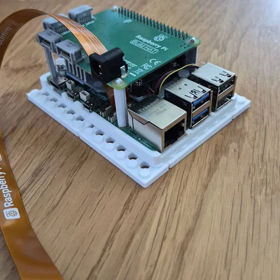 Vỏ case Raspberry Pi 5 có thể gắn Lego