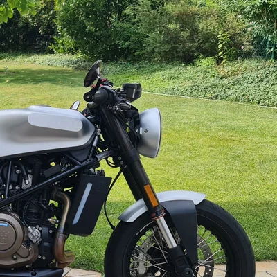 Ốp đèn pha Cafe-Racer cho Husqvarna Vitpilen 701