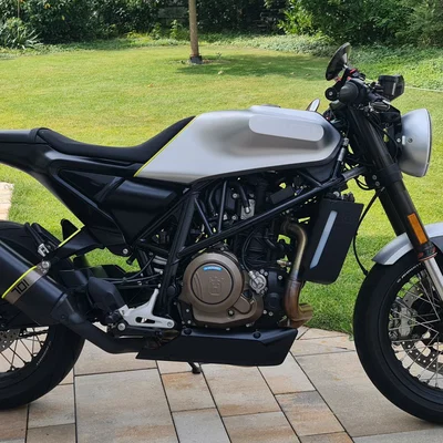 Ốp đèn pha Cafe-Racer cho Husqvarna Vitpilen 701