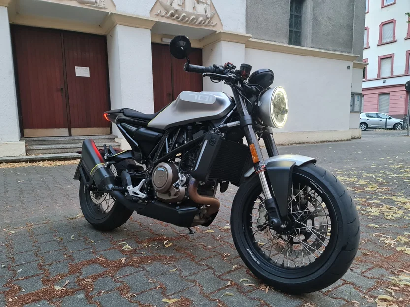 Ốp đèn pha Cafe-Racer cho Husqvarna Vitpilen 701 - Image 8