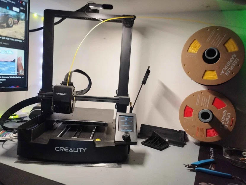 Giá treo cuộn nhựa in 3D gắn tường đa năng gọn gàng cho xưởng in - Image 1