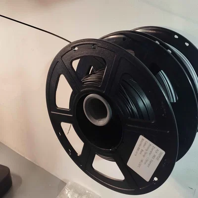 Giá treo cuộn nhựa in 3D gắn tường đa năng gọn gàng cho xưởng in