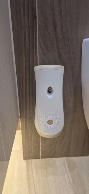 Giá treo tường cho máy xịt thơm phòng tự động Glade - Image 1