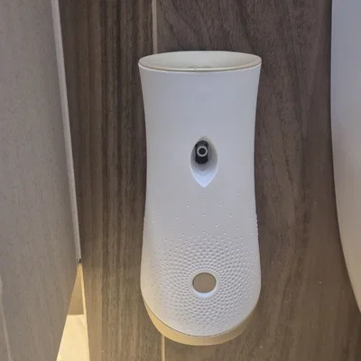 Giá treo tường cho máy xịt thơm phòng tự động Glade