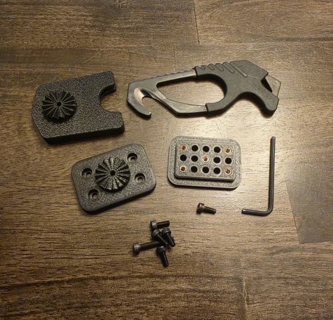 Hệ thống Gắn Phụ kiện MOLLE Panel - Image 1
