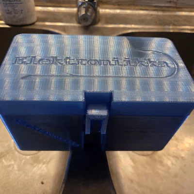 Hộp Đựng Thiết Bị 185x100x98 Có Khóa Treo Tường Tiện Dụng