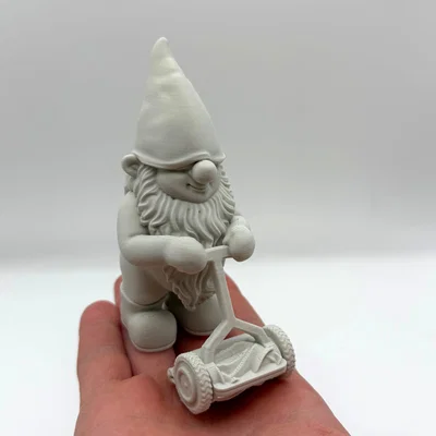 Chú Lùn Cắt Cỏ Vui Nhộn