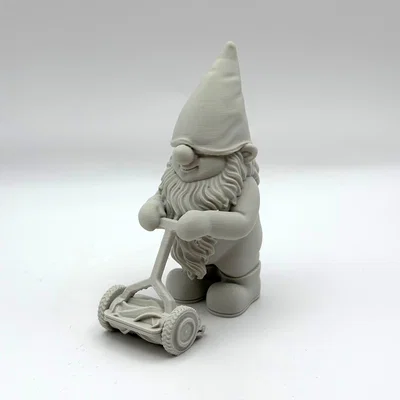 Chú Lùn Cắt Cỏ Vui Nhộn